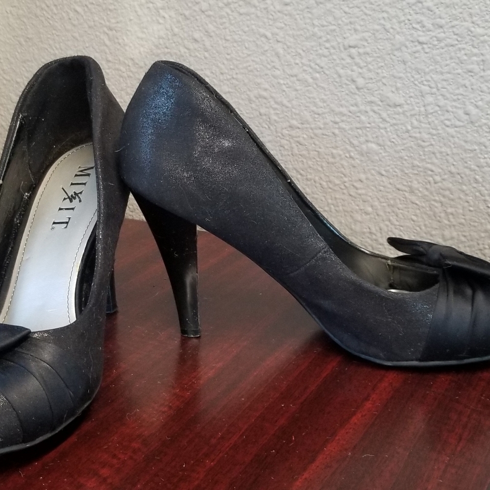 Mixit Black Pumps with Bows